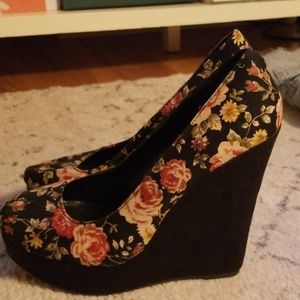 Black floral wedges